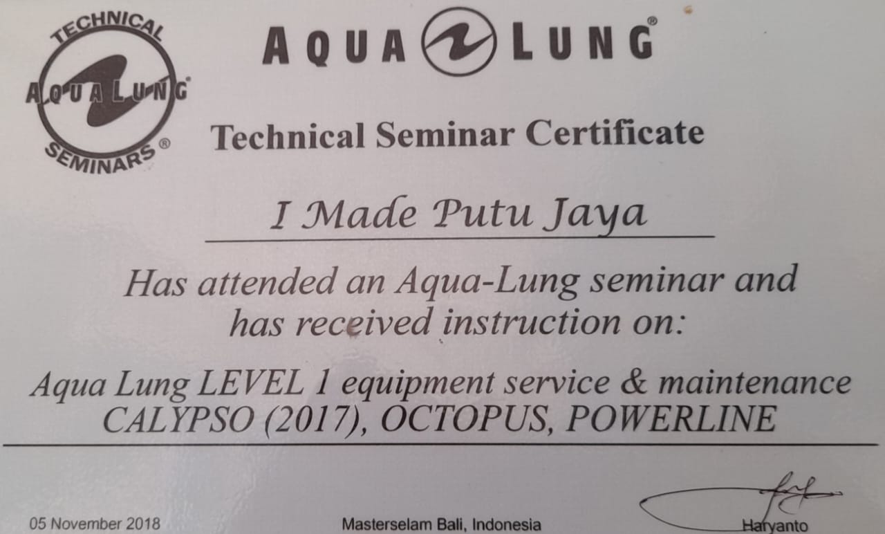 Aqualung certified technician