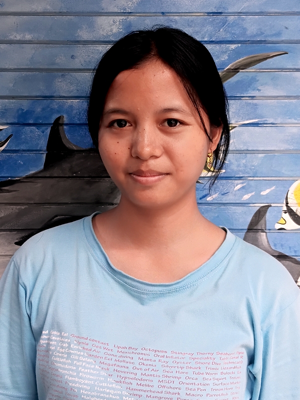 Nih Lu new staff Front Office of the Dive Resort Amed White Sand Divers in BALI