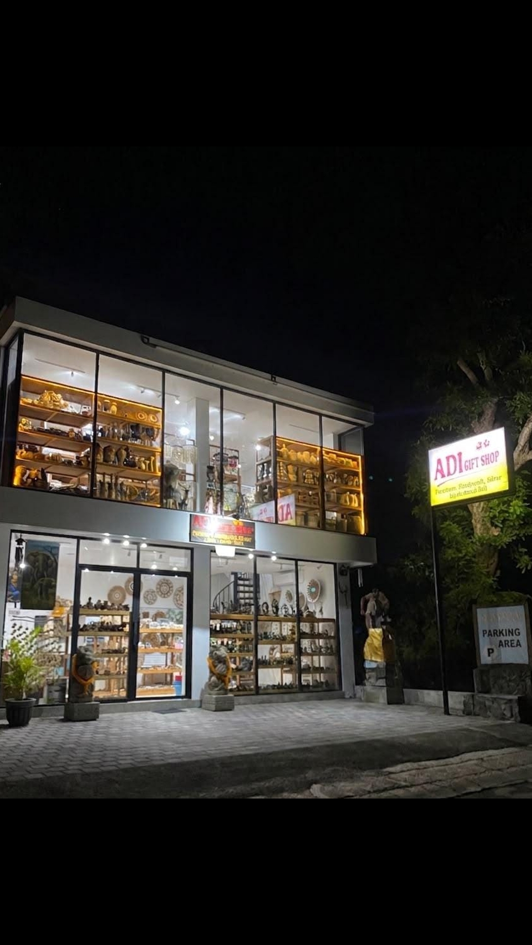 Adi Gift Shop: the largest Souvenir shop in Amed BALI